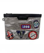 JIMMY CHOOジミーチュウ）の古着「メタリックワッペンクラッチバッグ」｜シルバー×ブラック