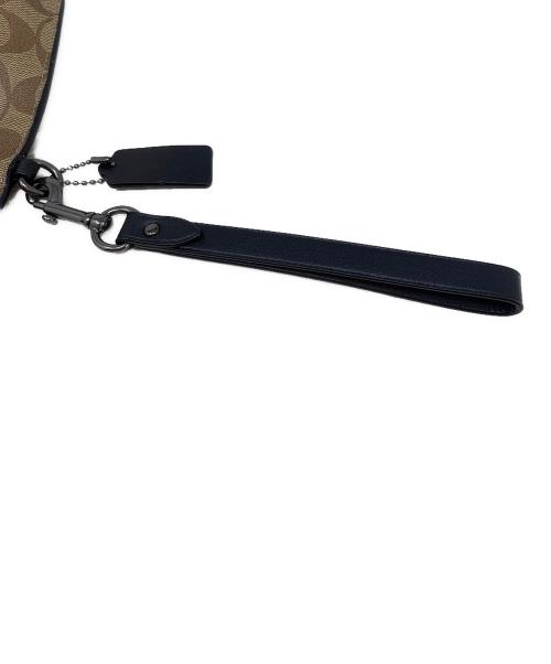 COACH（コーチ）COACH (コーチ) クラッチバッグ ベージュの古着・服飾アイテム