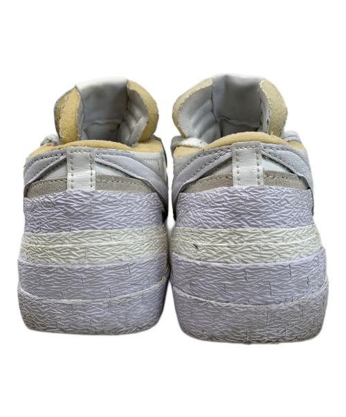 NIKE（ナイキ）NIKE (ナイキ) sacai (サカイ) NIKE sacai BLAZER LOW スニーカー ホワイト サイズ:26㎝の古着・服飾アイテム