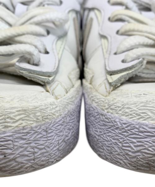 NIKE（ナイキ）NIKE (ナイキ) sacai (サカイ) NIKE sacai BLAZER LOW スニーカー ホワイト サイズ:26㎝の古着・服飾アイテム