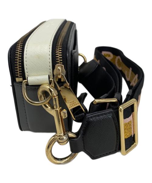 MARC JACOBS（マークジェイコブズ）MARC JACOBS (マークジェイコブス) MARC JACOBS スナップショットショルダーバッグ ブラック×グレー×ホワイトの古着・服飾アイテム