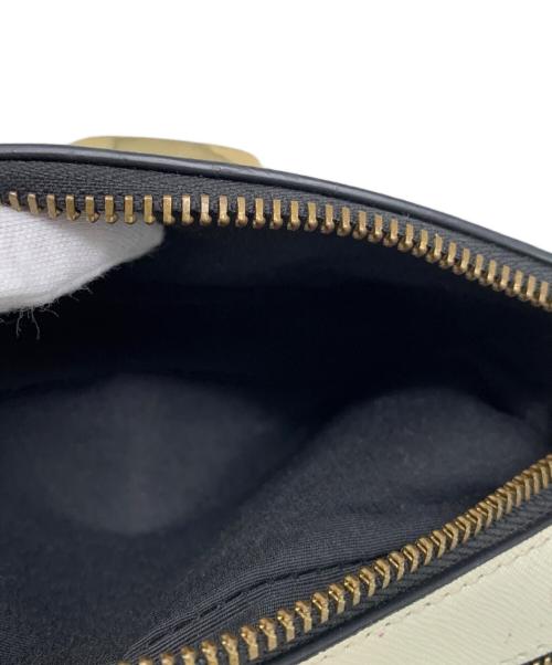MARC JACOBS（マークジェイコブズ）MARC JACOBS (マークジェイコブス) MARC JACOBS スナップショットショルダーバッグ ブラック×グレー×ホワイトの古着・服飾アイテム