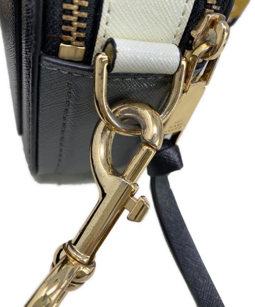 MARC JACOBS（マークジェイコブズ）MARC JACOBS (マークジェイコブス) MARC JACOBS スナップショットショルダーバッグ ブラック×グレー×ホワイトの古着・服飾アイテム