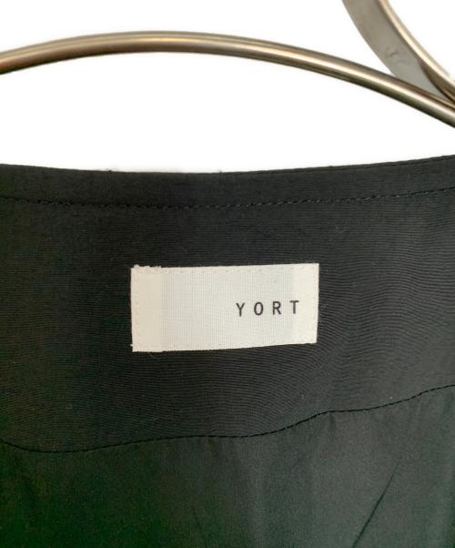 YORT（ヨート）YORT (ヨート) ノーカラーキルティングジャケット ブラック サイズ:9号の古着・服飾アイテム
