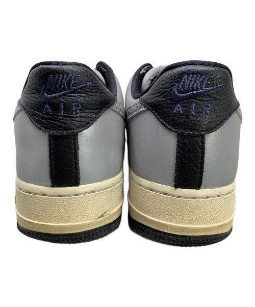 NIKE（ナイキ）NIKE (ナイキ) NIKE AIR FORCE1 スニーカー グレー サイズ:26.5㎝の古着・服飾アイテム