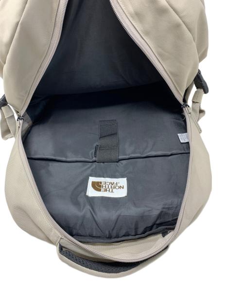 THE NORTH FACE（ザ ノース フェイス）THE NORTH FACE (ザ ノース フェイス) THE NORTH FACE リュック ライトグレーの古着・服飾アイテム