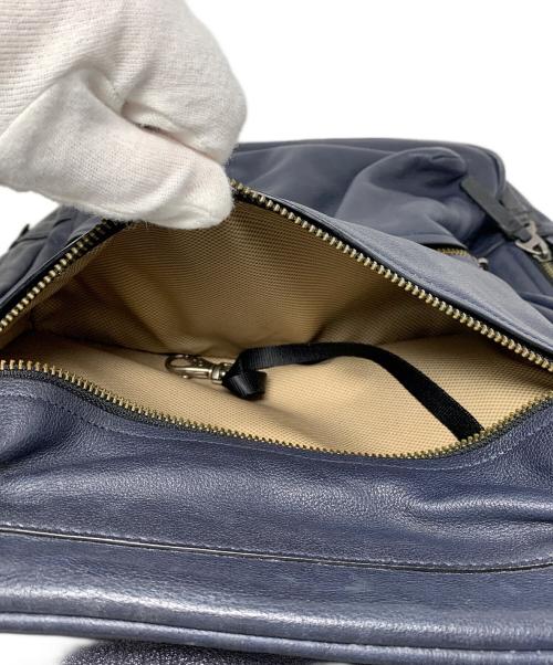 TUMI（トゥミ）TUMI (トゥミ) リュック ネイビーの古着・服飾アイテム