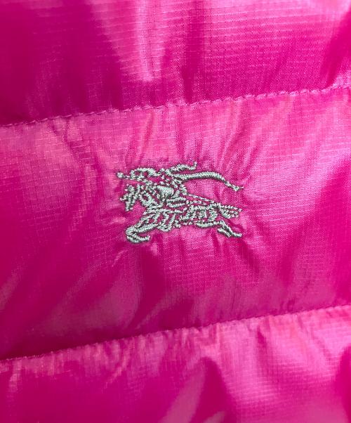 BURBERRY BLUE LABEL（バーバリーロンドンブルーレーベル）BURBERRY BLUE LABEL (バーバリーロンドンブルーレーベル) リバーシブルダウンジャケット ショッキングピンク×グレー サイズ:38の古着・服飾アイテム