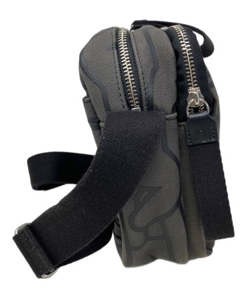 Vivienne Westwood（ヴィヴィアンウエストウッド）Vivienne Westwood (ヴィヴィアンウエストウッド) Vivienne Westwood TAG ショルダーバッグ グレーの古着・服飾アイテム