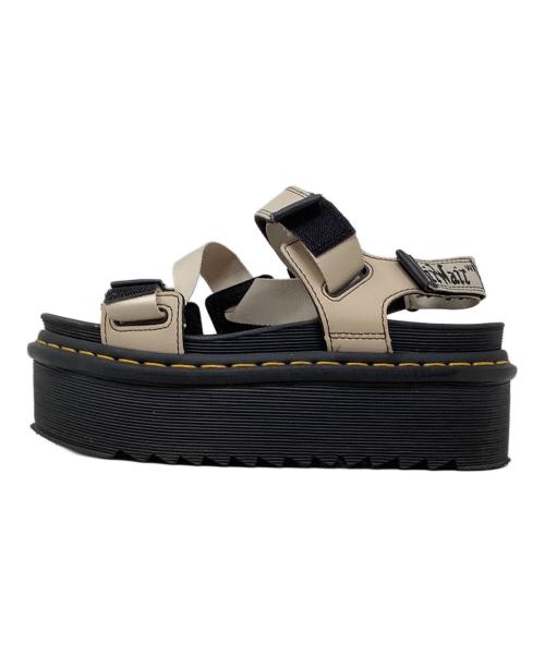 Dr.Martens（ドクターマーチン）Dr.Martens (ドクターマーチン) サンダル ベージュ×ブラック サイズ:4の古着・服飾アイテム