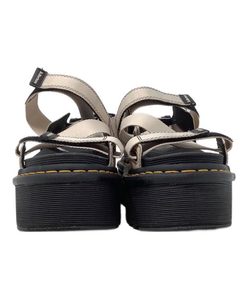 Dr.Martens（ドクターマーチン）Dr.Martens (ドクターマーチン) サンダル ベージュ×ブラック サイズ:4の古着・服飾アイテム