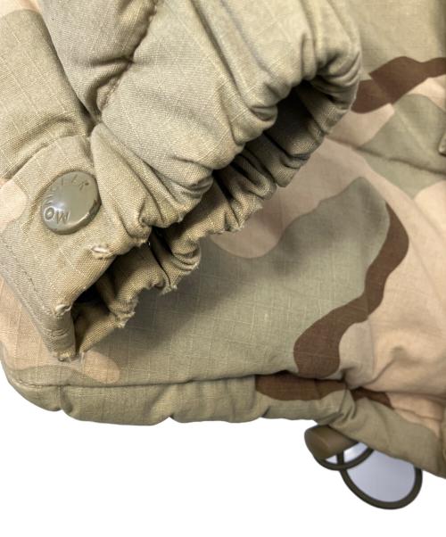 MONCLER（モンクレール）MONCLER COMME des GARCONS JUNYA WATANABE MAN MONCLER COMME des GARCONS JUNYA WATANABE MAN ダウンジャケット グリーン×ベージュ サイズ:SSの古着・服飾アイテム