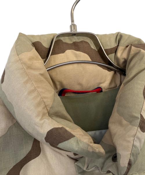 MONCLER（モンクレール）MONCLER COMME des GARCONS JUNYA WATANABE MAN MONCLER COMME des GARCONS JUNYA WATANABE MAN ダウンジャケット グリーン×ベージュ サイズ:SSの古着・服飾アイテム