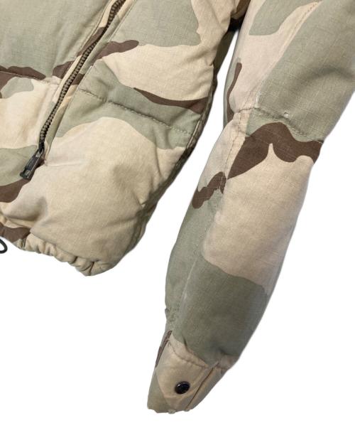 MONCLER（モンクレール）MONCLER COMME des GARCONS JUNYA WATANABE MAN MONCLER COMME des GARCONS JUNYA WATANABE MAN ダウンジャケット グリーン×ベージュ サイズ:SSの古着・服飾アイテム