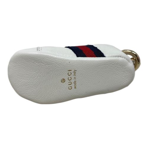 GUCCI（グッチ）GUCCI (グッチ) チャーム スニーカー ホワイト ホワイトの古着・服飾アイテム