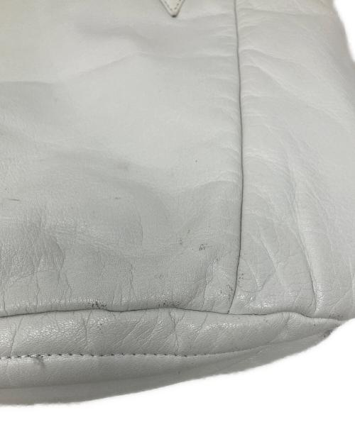 Vivienne Westwood（ヴィヴィアンウエストウッド）Vivienne Westwood (ヴィヴィアンウエストウッド) Vivienne Westwood オーブパンチング ハンドバッグ ホワイトの古着・服飾アイテム