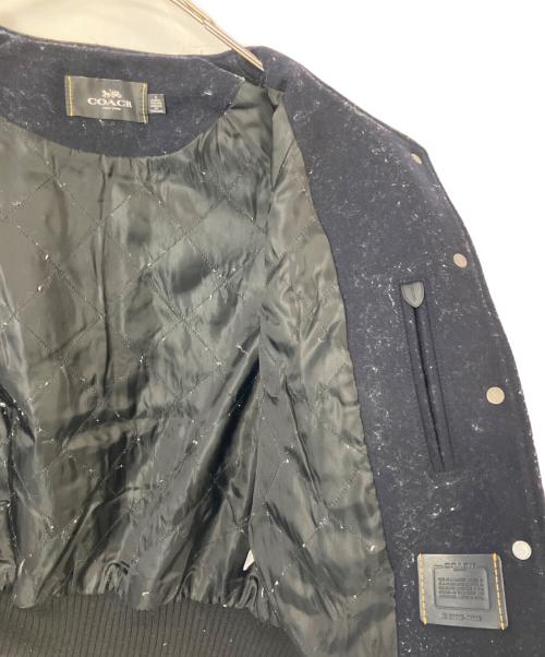 COACH（コーチ）COACH (コーチ) COACH スタジャン ネイビー×ホワイト サイズ:Sの古着・服飾アイテム