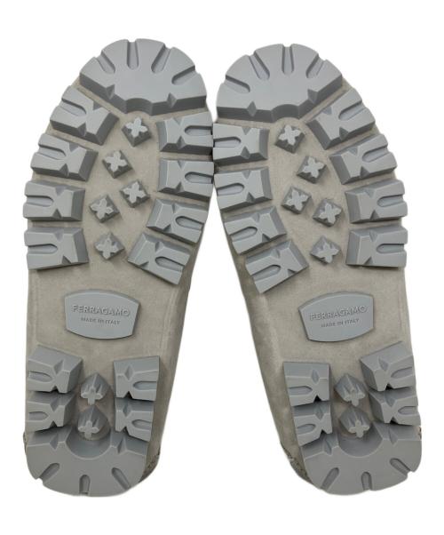 Ferragamo（フェラガモ）Ferragamo (フェラガモ) Ferragamo DOUGAN ローファー グレー サイズ:7の古着・服飾アイテム