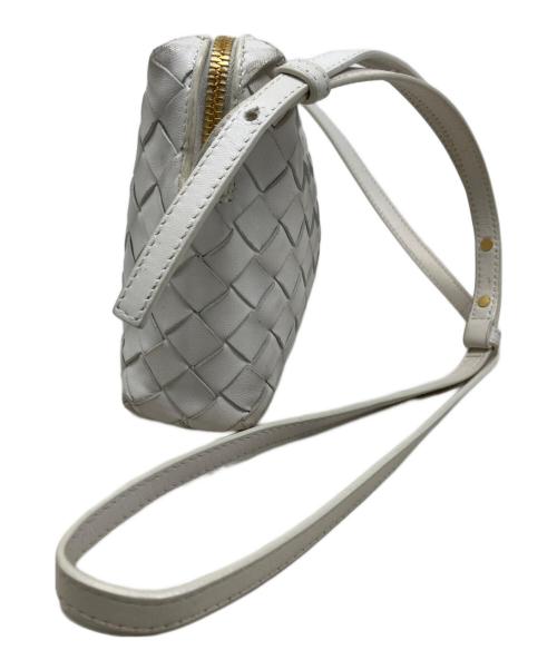 BOTTEGA VENETA（ボッテガベネタ）BOTTEGA VENETA (ボッテガベネタ) BOTTEGA VENETA イントレチャート ショルダーバッグ ホワイトの古着・服飾アイテム