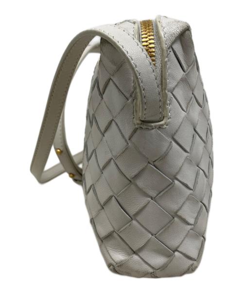 BOTTEGA VENETA（ボッテガベネタ）BOTTEGA VENETA (ボッテガベネタ) BOTTEGA VENETA イントレチャート ショルダーバッグ ホワイトの古着・服飾アイテム