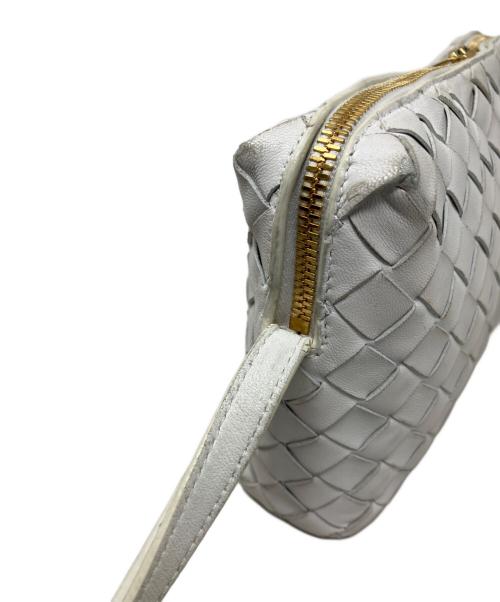 BOTTEGA VENETA（ボッテガベネタ）BOTTEGA VENETA (ボッテガベネタ) BOTTEGA VENETA イントレチャート ショルダーバッグ ホワイトの古着・服飾アイテム