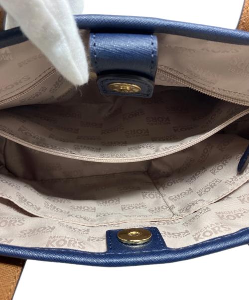 MICHAEL KORS（マイケル・コース）MICHAEL KORS (マイケル・コース) MICHAEL KORS ハンドバッグ ホワイト×ネイビーの古着・服飾アイテム
