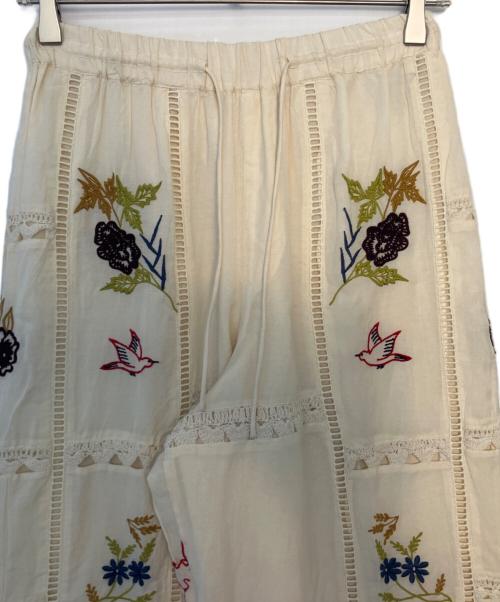 TODAYFUL（トゥデイフル）TODAYFUL (トゥデイフル) TODAYFUL Embroidery Patchwork Trousers ホワイト サイズ:36の古着・服飾アイテム
