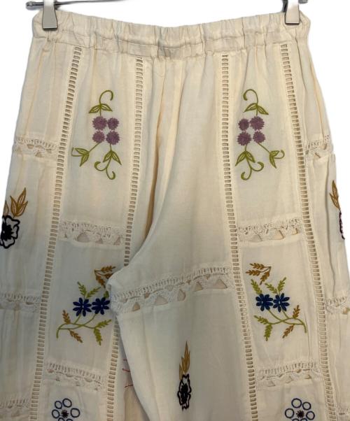 TODAYFUL（トゥデイフル）TODAYFUL (トゥデイフル) TODAYFUL Embroidery Patchwork Trousers ホワイト サイズ:36の古着・服飾アイテム