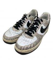 NIKE（ナイキ）の古着「NIKE AIR FORCE 1 LOW RETRO スニーカー」｜ホワイト