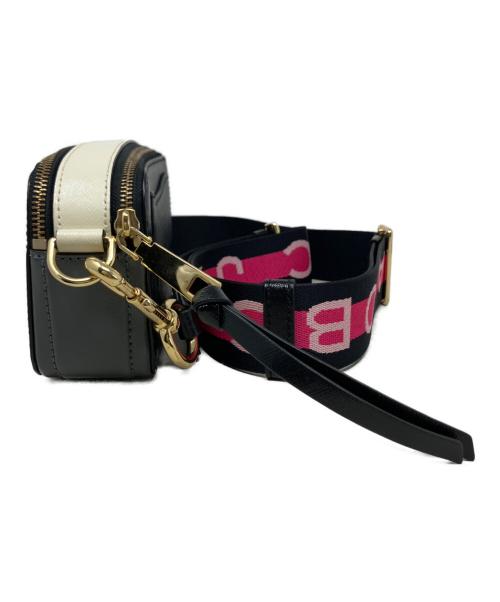 MARC JACOBS（マークジェイコブス）MARC JACOBS (マークジェイコブス) MARC JACOBS ショルダーバッグ ブラック×ホワイトの古着・服飾アイテム