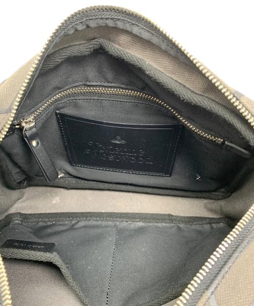 Vivienne Westwood（ヴィヴィアンウエストウッド）Vivienne Westwood (ヴィヴィアンウエストウッド) Vivienne Westwood TAG ショルダーバッグ グレーの古着・服飾アイテム