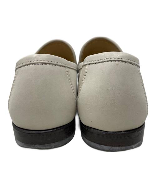 Salvatore Ferragamo（サルヴァトーレ フェラガモ）Salvatore Ferragamo (サルヴァトーレ フェラガモ) Salvatore Ferragamo シューズ アイボリー サイズ:6 1/2の古着・服飾アイテム