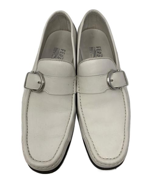 Salvatore Ferragamo（サルヴァトーレ フェラガモ）Salvatore Ferragamo (サルヴァトーレ フェラガモ) Salvatore Ferragamo シューズ アイボリー サイズ:6 1/2の古着・服飾アイテム