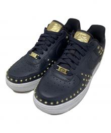 NIKE（ナイキ）の古着「NIKE Women's Air Force 1 Low Star Studded "Black" スニーカー」｜ブラック×ホワイト×ゴールド