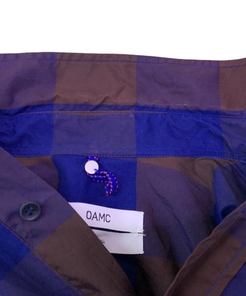 OAMC（オーエーエムシー）OAMC (オーエーエムシー) OAMC 長袖シャツ ネイビー×ブラウン サイズ:Sの古着・服飾アイテム