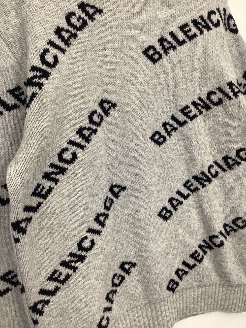 BALENCIAGA（バレンシアガ）BALENCIAGA (バレンシアガ) ロゴ総柄ジャガードオーバーシルエットニット グレー サイズ:Lの古着・服飾アイテム