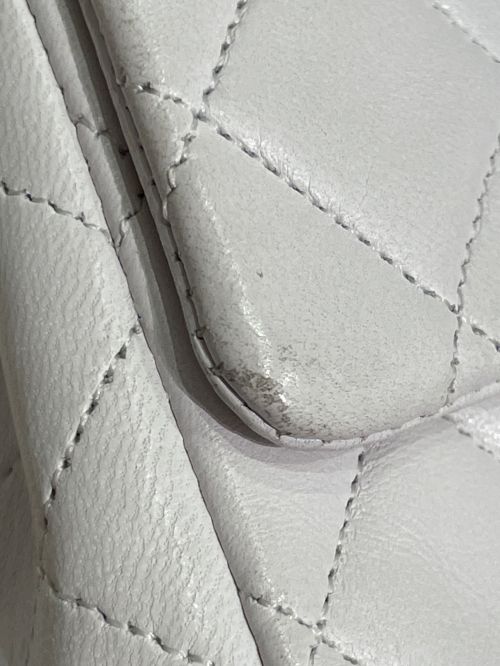 CHANEL（シャネル）CHANEL (シャネル) ミニマトラッセ17 ホワイト サイズ:17の古着・服飾アイテム