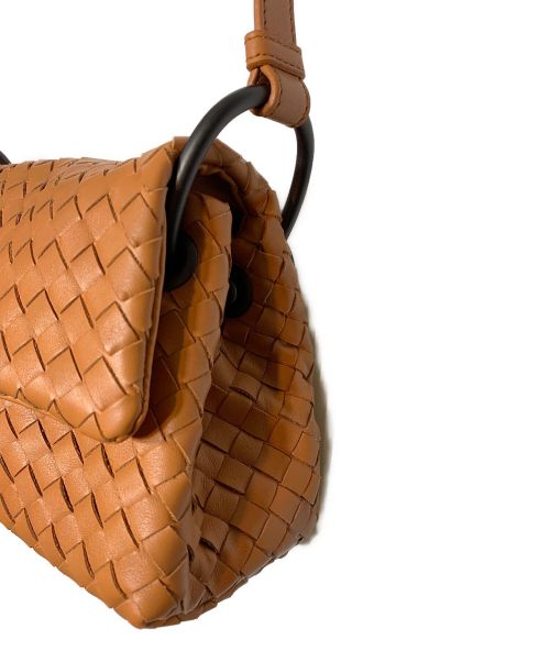 BOTTEGA VENETA（ボッテガベネタ）BOTTEGA VENETA (ボッテガベネタ) イントレチャートショルダーバッグ ベージュの古着・服飾アイテム