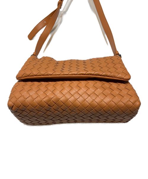 BOTTEGA VENETA（ボッテガベネタ）BOTTEGA VENETA (ボッテガベネタ) イントレチャートショルダーバッグ ベージュの古着・服飾アイテム