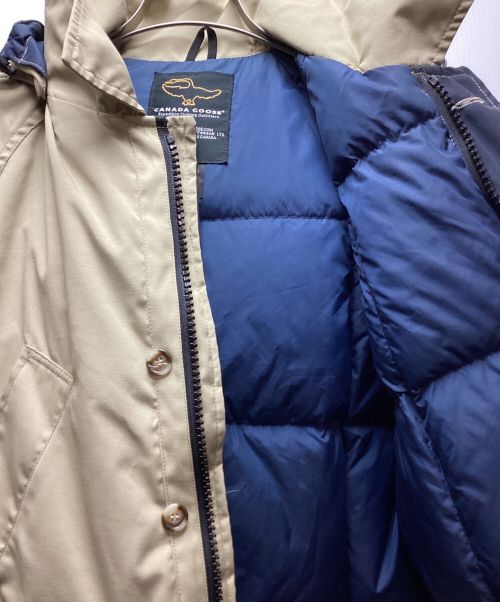 CANADA GOOSE（カナダグース）CANADA GOOSE (カナダグース) ダウンジャケット ベージュ サイズ:Lの古着・服飾アイテム