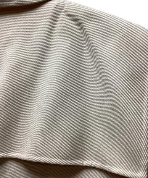 FRAY ID（フレイ アイディー）FRAY ID (フレイ アイディー) ケープステンカラーツイルリバーコート ベージュ サイズ:Lの古着・服飾アイテム