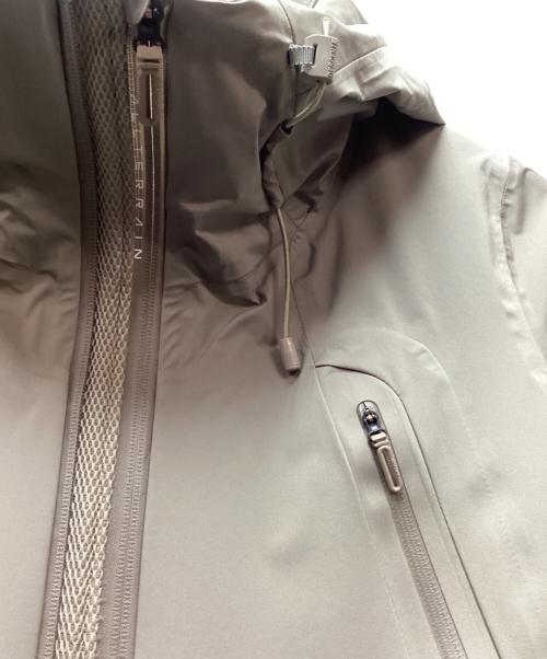 DESCENTE（デサント）DESCENTE (デサント) ハードシェルジャケット ベージュ サイズ:Lの古着・服飾アイテム