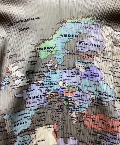 PLEATS PLEASE（プリーツプリーズ）PLEATS PLEASE (プリーツプリーズ) 薄手カーディガン ベージュ サイズ:3の古着・服飾アイテム