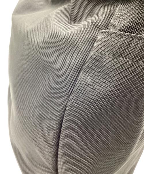 1piu1uguale3（ウノピュウノウグァーレトレ）1piu1uguale3 (ウノピュウノウグァーレトレ) BRIEFING (ブリーフィング) トートバッグ レッド×ブラックの古着・服飾アイテム