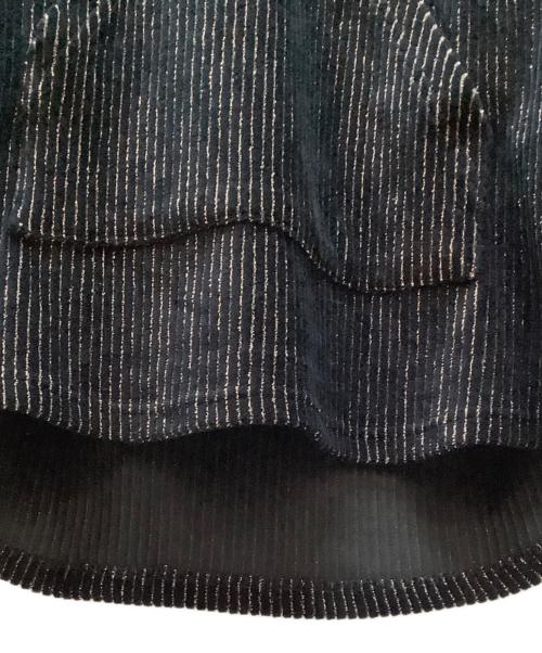 DISNEY（ディズニー）DISNEY (ディズニー) プルオーバーパーカー ブラック×ゴールド サイズ:Mの古着・服飾アイテム