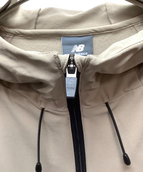 NEW BALANCE（ニューバランス）NEW BALANCE (ニューバランス) フーデットウーブンジャケット ベージュ サイズ:Mの古着・服飾アイテム
