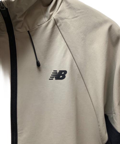 NEW BALANCE（ニューバランス）NEW BALANCE (ニューバランス) フーデットウーブンジャケット ベージュ サイズ:Mの古着・服飾アイテム