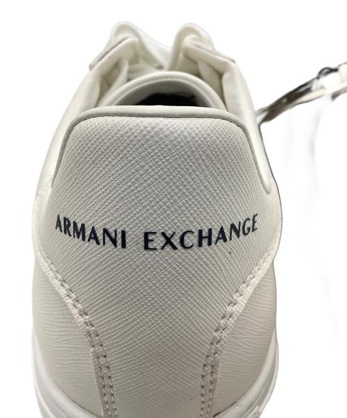 ARMANI EXCHANGE（アルマーニ エクスチェンジ）ARMANI EXCHANGE (アルマーニ エクスチェンジ) スニーカー ホワイト サイズ:27 未使用品の古着・服飾アイテム