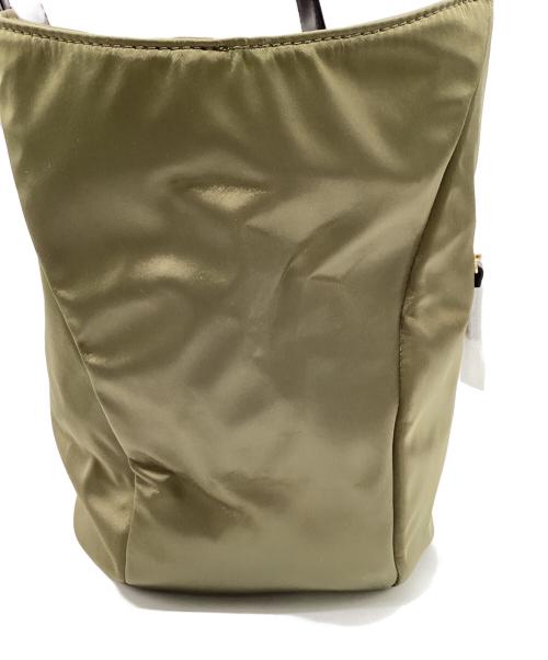 MARY QUANT（マリークヮント）MARY QUANT (マリークヮント) フラップトートバッグ カーキの古着・服飾アイテム