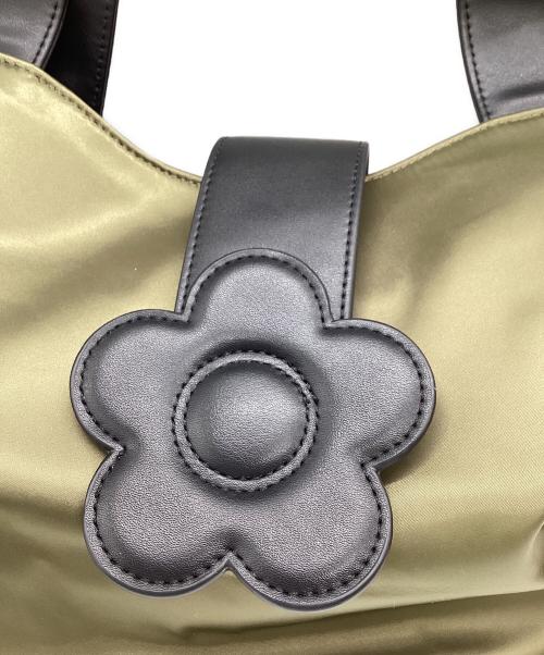 MARY QUANT（マリークヮント）MARY QUANT (マリークヮント) フラップトートバッグ カーキの古着・服飾アイテム